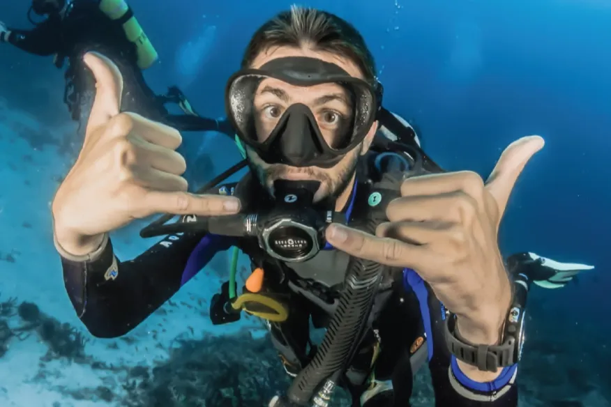 Private guided diving at Vakkaru Maldives for personalised experience