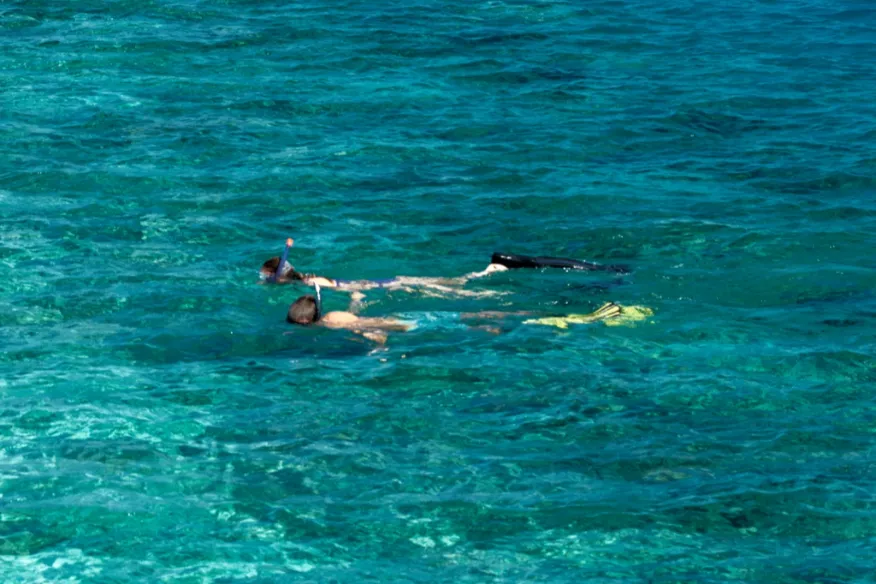 Beginner snorkelling lesson at Vakkaru Maldives led by Splash team