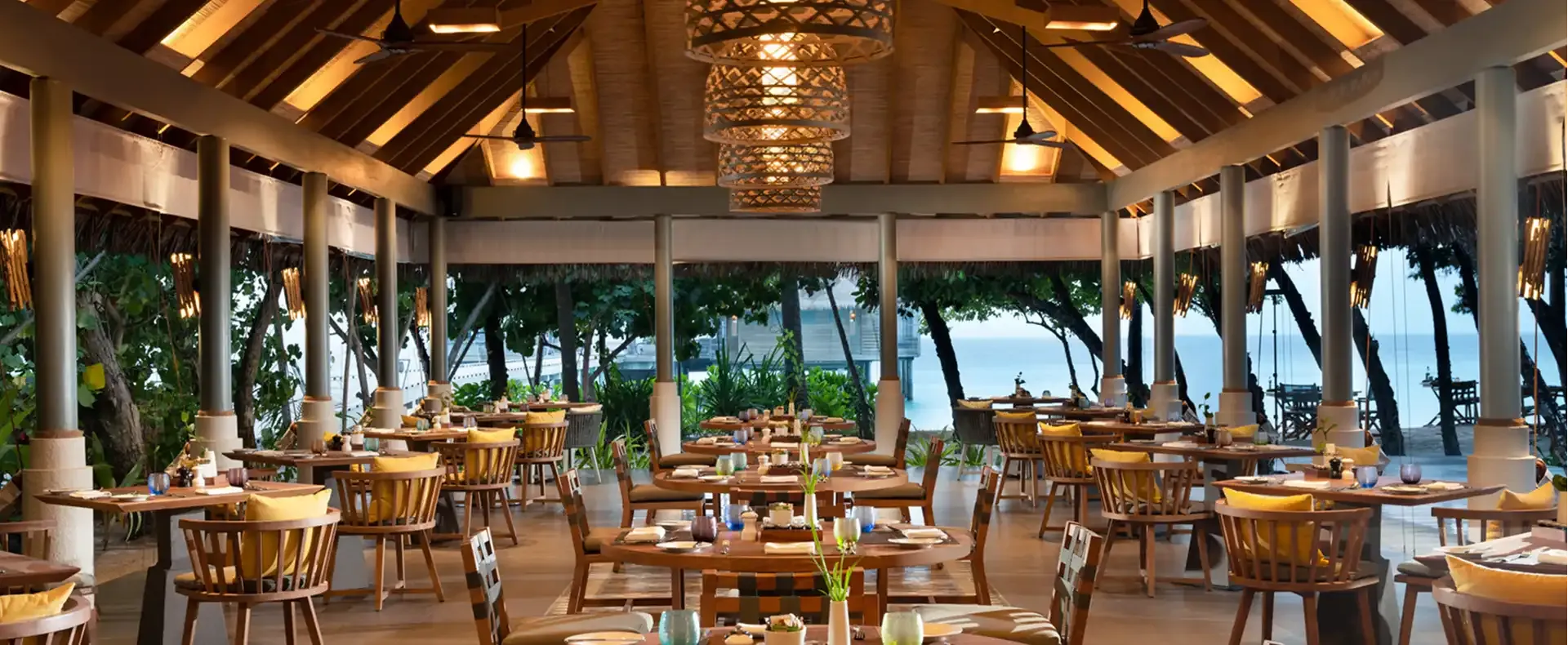 Beachfront dining at Amaany restaurant Vakkaru Maldives with ocean views