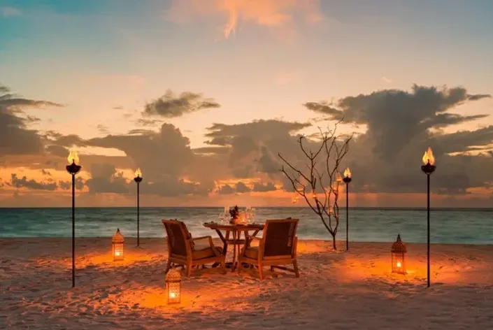 Private beach dinner at Vakkaru Maldives.
