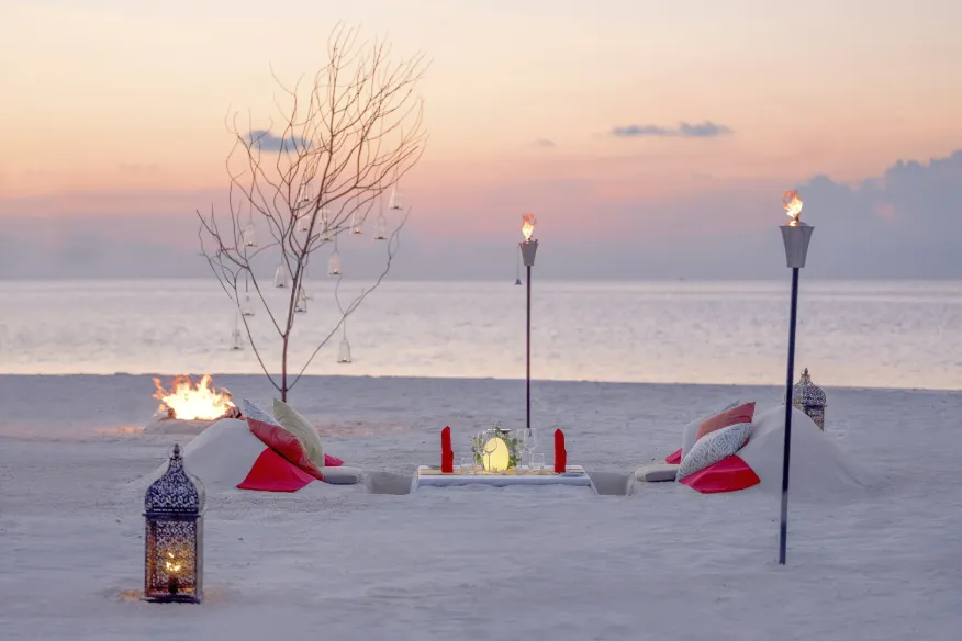 Vakkaru Maldives destination dining on beach sandbank and jungle cinema