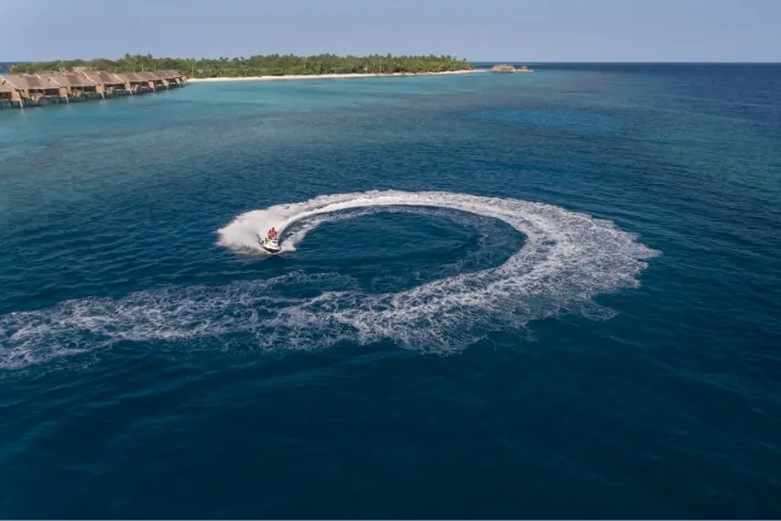 Splash at Vakkaru Maldives offers snorkelling, kayaking, diving