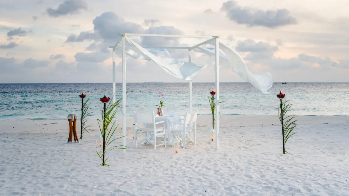 Private sandbank experience at Vakkaru Maldives featuring pristine white sands and ocean views.